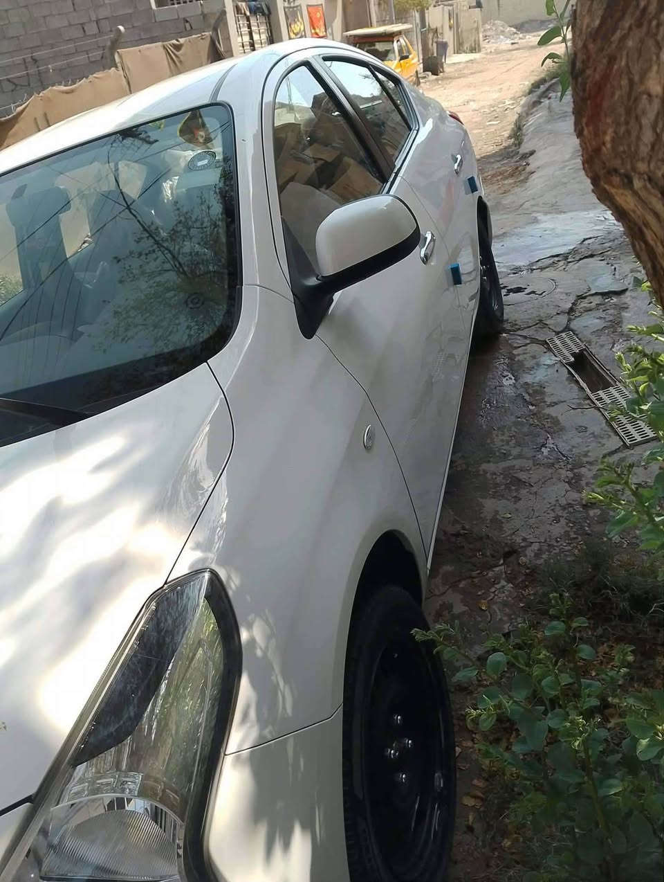 نيسان صني مديل 24 رقم اربيل سياره كلين شويه بارد باب سايق  شاشه جبيره سياره  كلش حلوه ونضيفه سعرب118　بيها مجال بسيط
مكاني بغداد 
***********
