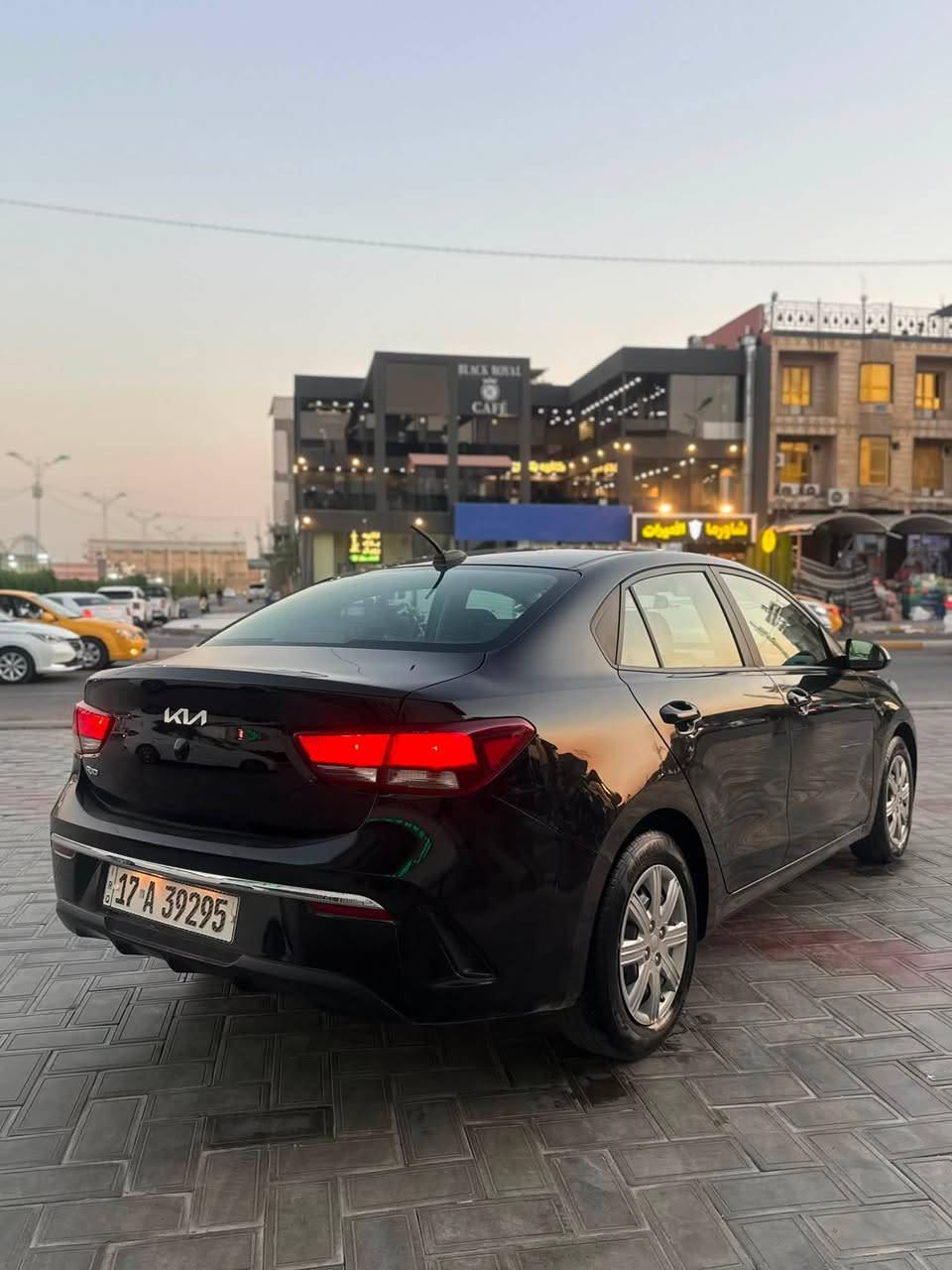 كيا ريو موديل:( Kia Rio – 2023)

📌 الفئة: سيدان

📌 اللون: اسود ملكي

📌 الكيلو مايل: 39 

📌 وارد امريكي 

📌 حادث بنيد وراجع نفسة 

🔹 محرك 1.6L بنزين

🔹 دفع أمامي (Front-Wheel Drive)

🔹 ناقل حركة: أوتوماتيك 

✅ 2 وسائد هواء

✔ نظام ABS

✔ وسائد هواء متعددة عدد 2

رقم مثنى معوقين

السعر 108 وبيها مجال
 
فحص سونار  مرفق  بلمنشور

***********⁩⁩
