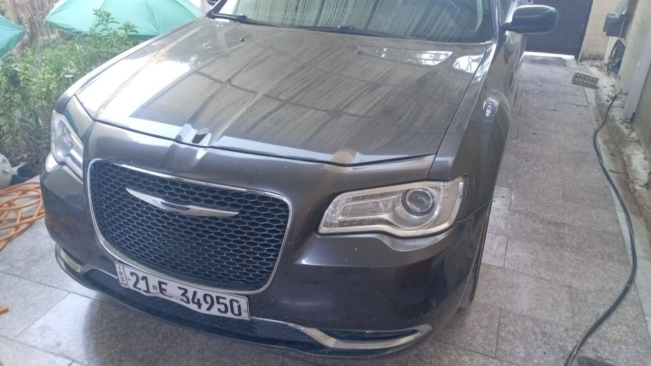 اوباما c300  ويل موزة  بلادي موديل ٢٠١٩
بونراما  سلايد   كشنات جلد فول تحكم 
رادارات حساسات  سيارة فول  للاخير  شنو ابالك سستم صوت  السيارة شرط  مشايفه الدولي بشرط  واستخدم دكتوره   من البيت للجامعة  السيارة بدون ايرباك بشرط  السعر ٢٢٠ وبيها مجال شي  بسيط ***********
