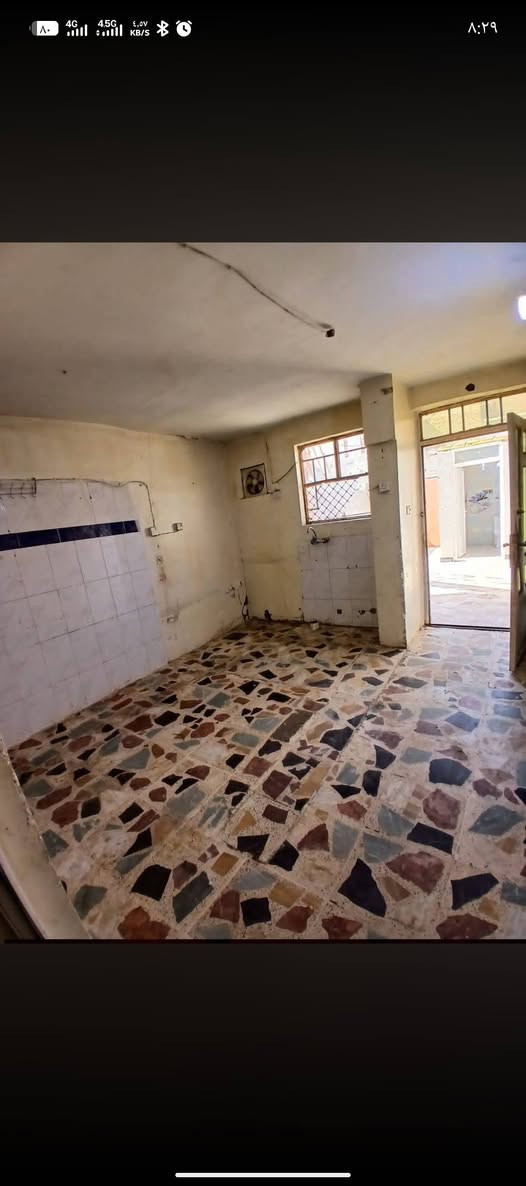مشتمل للإيجار مكانة البونيسان
متكون من گراج + صحيات خارجي
مطبخ + صاله + غرفة 
ايجارة 175
***********
