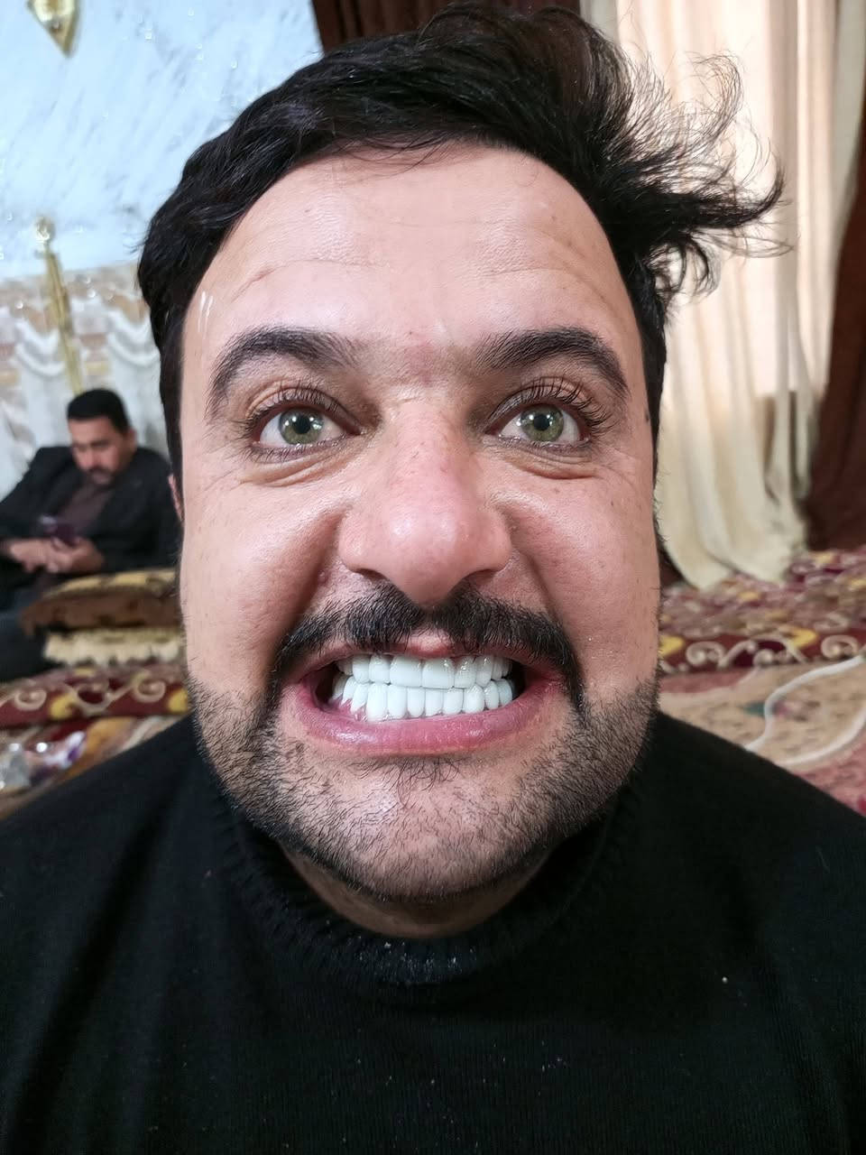 بعد ما اخفى المراجع ابتسامتة  لسنين 
صار الوقت انو يبتسم بكل ثقة بعد ان اكملنا علاج الاسنان 

المختبر الفني المختبر الفني السوري  لصناعة الاسنان
و التعويضات السنية وتركيب الأسنان
وبأنسب الاسعار بجميع المحافظات
العراقية 
ملاحظة لدينا كادر يزور المريض للبيت ويتم العمل في المنزل 
 للتواصل. ***********
