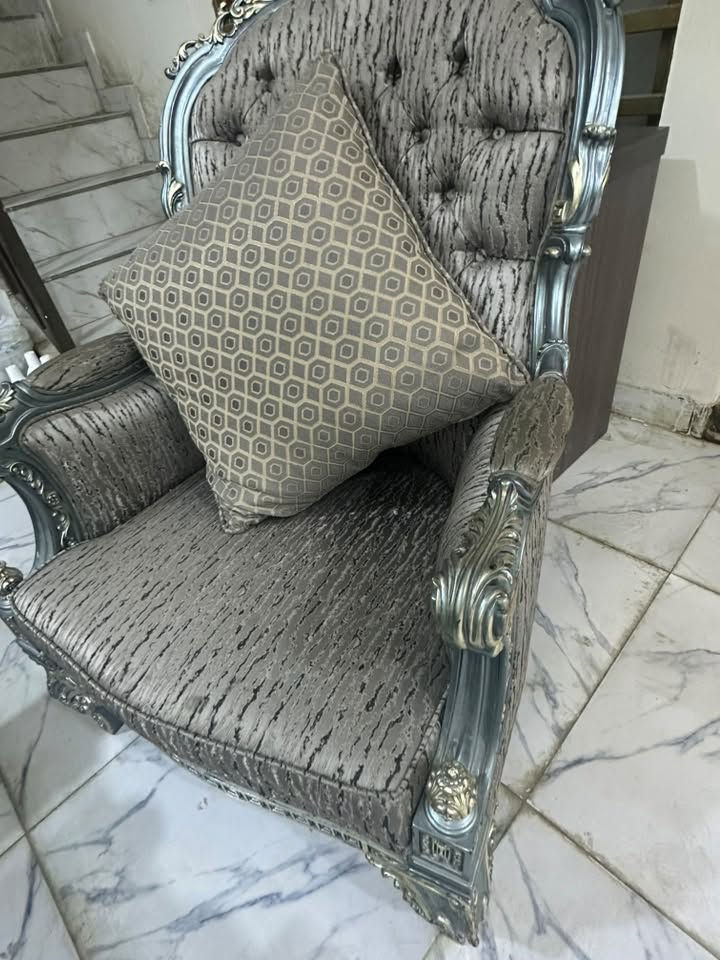 تخم ملكي • درجة أولى • كنب