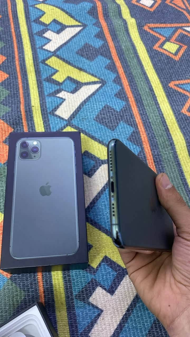 Iphone 11 pro max 💚
ئایفۆن ١١ پڕۆ ماکس 
٦٤ گیگا 
٢ سیم ZA/A
پاتری گۆڕاوە بە ئەصل
موبایلەکە تا بڵێی پاک و جوانە کارتۆنی بیلادی خۆی لەگەلە 
زەمانی ١٠ رۆژی لەگەلە 
نرخی کۆتایی ٢٥٠ هەزارە تکایە کەمتری نیە 
شوێن هەولێر 
گەیاندنم نیە 
Tel: ***********
