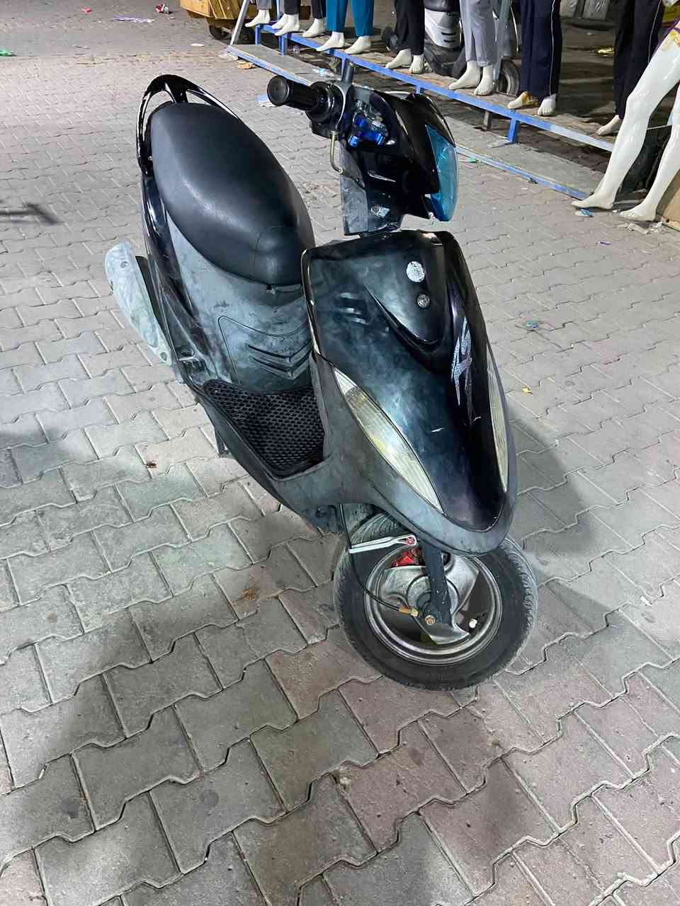 سلام عليكم ماكس عدله120 دراجه كفاله سلف كابريتر اصليات كهربائيات كيلو متر طوافه كامله كلها وكفرات ختم واحد ويه المكينه هـ***********
