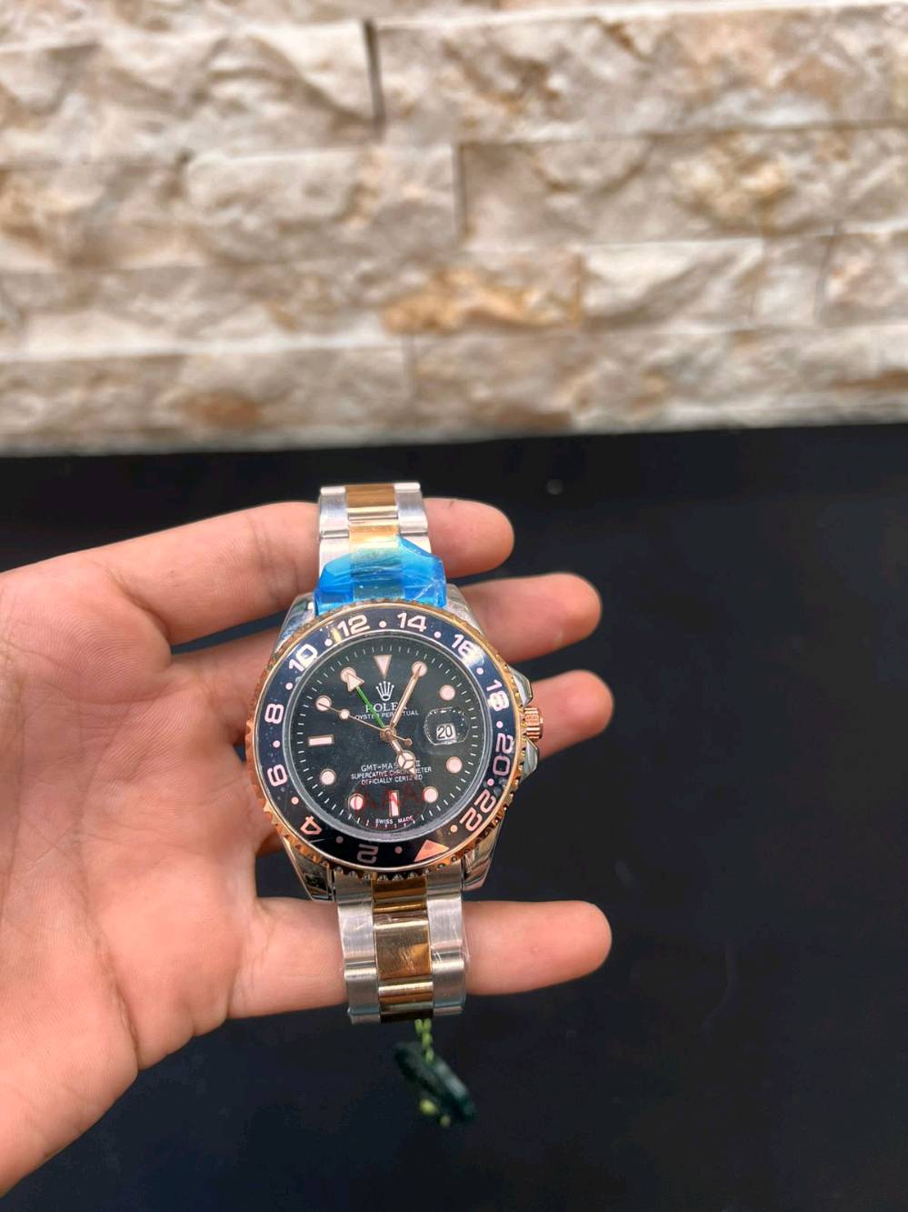 ⌚✨ أناقة الوقت تبدأ من هنا ✨⌚

🔥 ساعات راقية بتصاميم عصرية وفخمة
💎 جودة وأناقة تليق بكل مناسبة
🎁 اختيار مثالي إلك أو هدية لشخص تحبه

📦 توصيل لجميع أنحاء العراق 🇮🇶
💰 أسعار مناسبة ومنافسة
📲 للطلب والاستفسار واتساب: ***********

✨ لا تخلي الوقت يمشي بدون أناقة…
⌚ اختار ساعتك وخلي حضورك يحچي عنك 🖤

━━━━━━━━━━━━
👑 الجود لبيع الساعات
⌚ وقتك… يستاهل الفخامة ✨