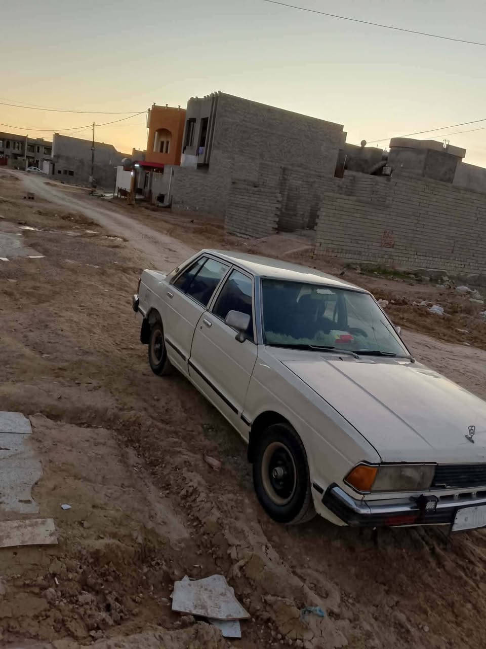 السلام عليكم سياره للبيع نيسان داستين موديل 80 المكان تكريت حي الديون شارع 60 رقم صدامي نينوى السعر ١٣ اتصال على هالرقم ***********
