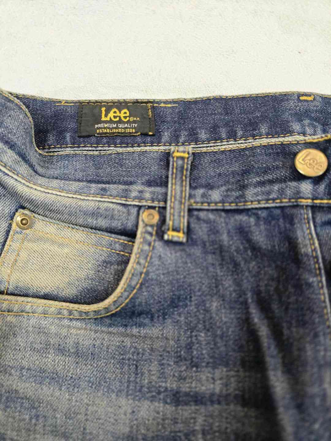 بنطلون جينز لي| vintage Lee Jeans
النظافة 100% 
القياس 32 
السعر 30 الف 
للحجز خاص او عبر الواتس اب ***********
