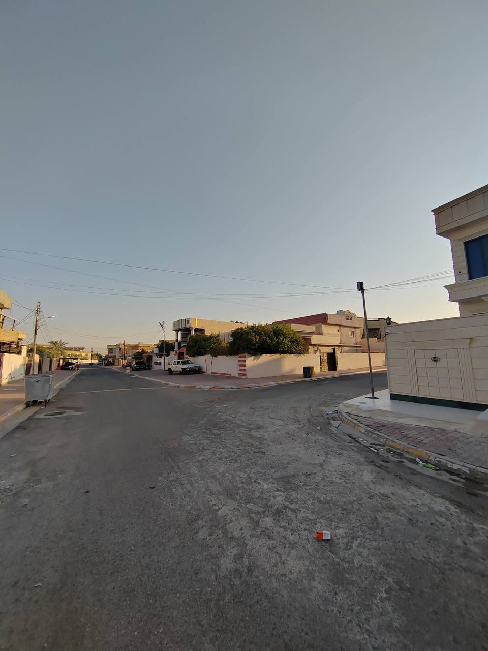 📢 فرصة مميزة لامتلاك قطعة أرض في أحد أفضل مواقع تكريت
للبيع قطعة أرض سكنية مميزة في حي الزهور – شارع كاردن ستي، من أرقى وأفضل مناطق تكريت للسكن والاستثمار، تتميز بموقع هادئ وقريب من جميع الخدمات الأساسية.

📍 المواصفات:

المساحة: ٣٣١ متر²

الواجهة: ١١.٧٠ متر

عرض الشارع: ٢٠ متر

اتجاه القطعة: غروب (غرب)

✅ مناسبة لبناء منزل فاخر أو مشروع استثماري. ✅ موقع مميز وسهل الوصول. ✅ منطقة تشهد طلبًا متزايدًا على العقارات.

للاستفسار أو حجز موعد لمعاينة الأرض، يرجى التواصل على الخاص أو الاتصال مباشرة.

***********
***********
