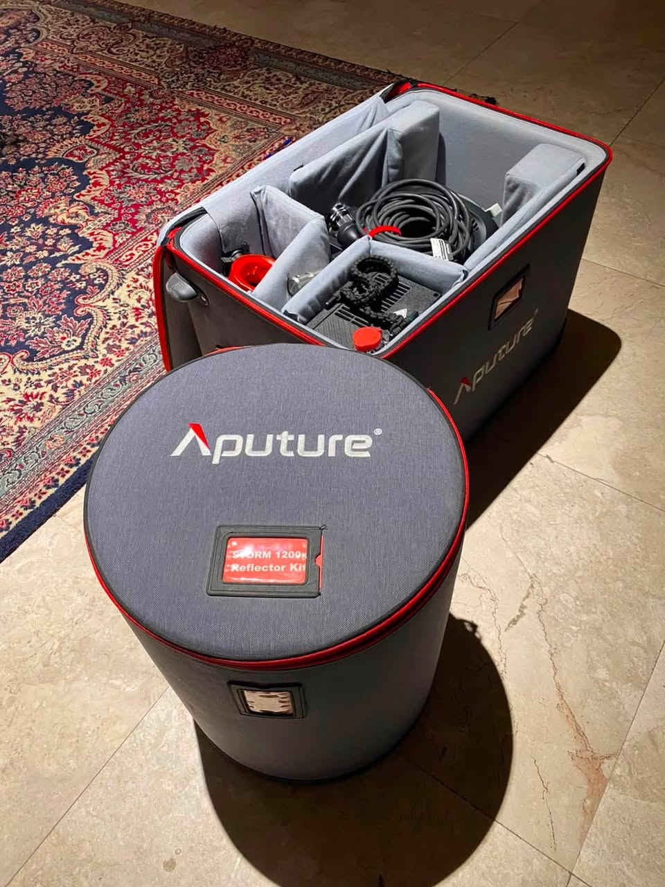 معدات للبيع للتواصل عبر الواتساب : ***********

 APUTURE STORM 1200x Cine 
اضاءة ابچر  سعرة 3 ملايين و200

NANLITE FORZA 720B BICOLOR LED SPOT
LIGHT اضاءة لنلايت  720 فورزة
سعره مليون و500

Godox light RGB 300 
لايت مستمر كودوكس 300
سعرة 600 الف

كت تيوبات قطعتين حجمهم 240cm
سعرهن مليون و250

Hollyland ترازميتر مرسل صورة
سعره 500 الف

Jiepal slider
سلايدر كاميرا
سعرة 900 الف

TiPod hit BV -4
سعرة 350 الف

بتر فلاي 4 متر ويا ستاندات ثنين 
550 الف
