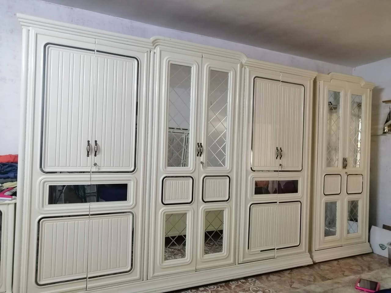 غرفه نوم • استخدام قليل • واتساب