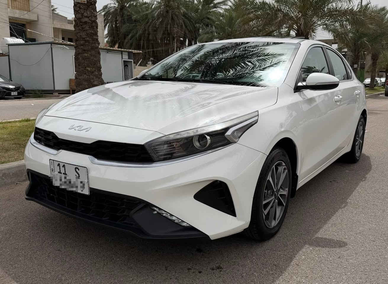 سيراتو 22 بسمي محرك 1600 كلشي بيها ع شرط تخم تاير حداديه مال شركه ماشيه 69 سعر 160....... ***********
