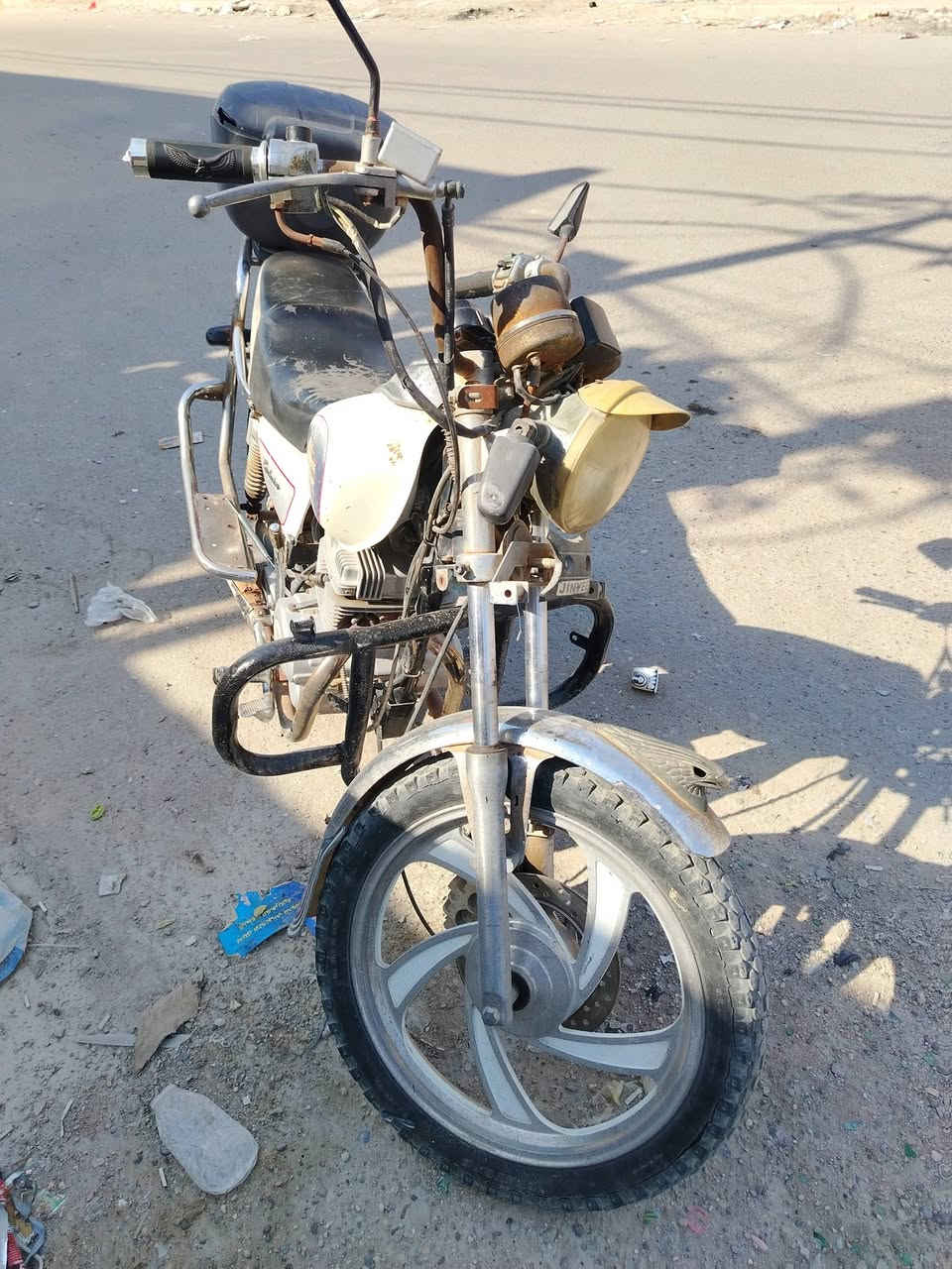 السلام عليكم
دراجه جني  للبيع أوراق كامله الكهربائيات ما مرتبهن جانت متروكه تشتغل هندر  السعر ٣٥٠ الشراي يتواصل معي على الرقم ***********  العنوان بغداد سبع قصور شارع أبو علي
