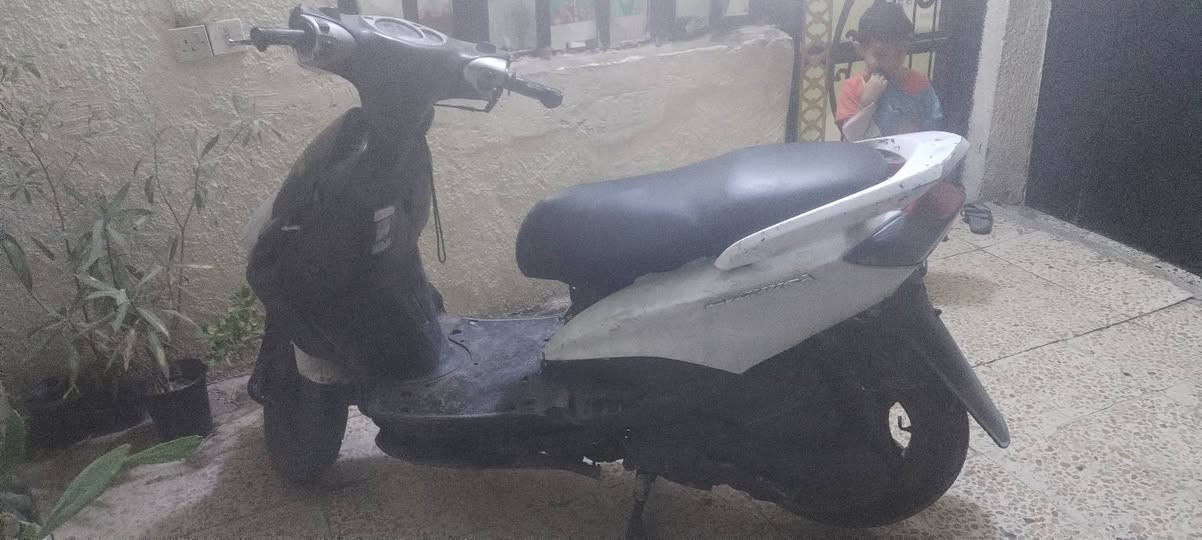 بلاش مستعجل
٣٥٠ وبيه مجال
بغداد مدينة الصدر
***********
