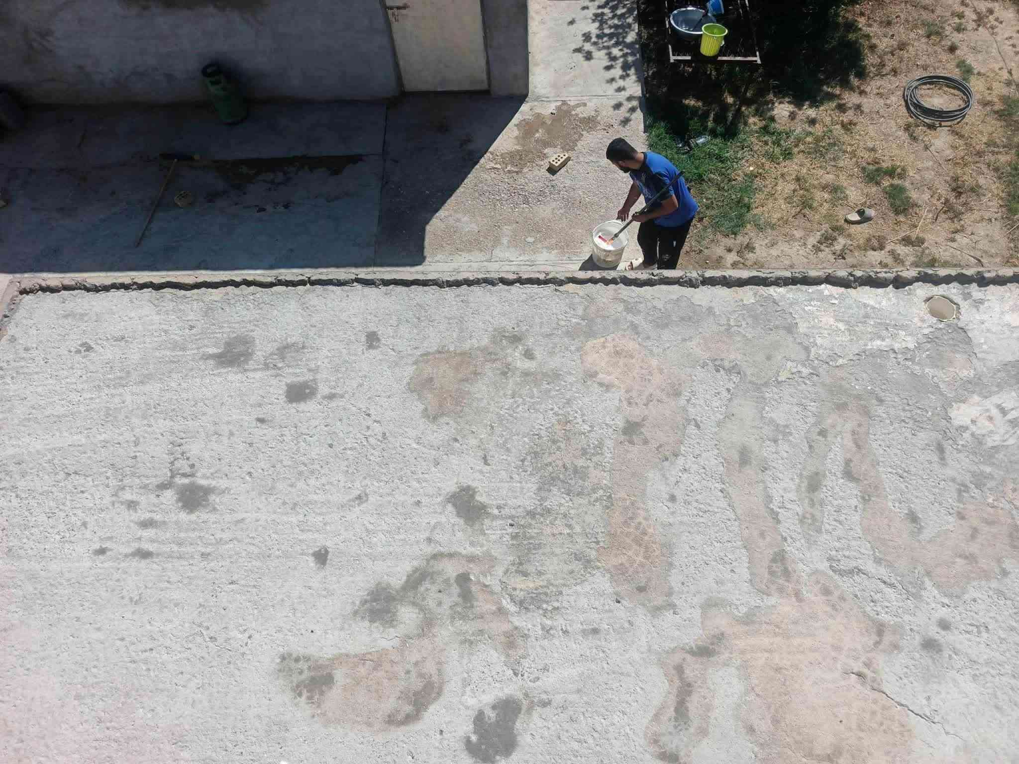 💧🏠 عزل مائي احترافي… حماية تدوم وراحة بال مضمونة 🏠💧
🔰 نحن مستعدون لتنفيذ أعمال العزل المائي باحترافية ودقة عالية، مع ضمان على جودة العمل.

نعتمد في تنفيذ العزل على مراحل مدروسة ودقيقة لضمان أفضل نتيجة وتقليل احتمالية تسرب المياه:

🔹 المرحلة الأولى: غسل السطح وتنظيفه بشكل كامل.

🔹 المرحلة الثانية: إزالة الزفت إن وُجد.

🔹 المرحلة الثالثة: جلي السطح وإزالة الأوساخ وتنظيف جميع التشققات.

🔹 المرحلة الرابعة: غسل السطح غسلاً نهائياً وتجهيزه للعزل.

🔹 المرحلة الخامسة: معالجة التشققات ومعالجة نقاط الضعف.

🔹 المرحلة الأخيرة: تطبيق المادة اللاصقة العازلة بطريقة احترافية لضمان عزل السطح وحمايته من تسرب المياه.

✅ تنفيذ احترافي

✅ مواد عازلة عالية الجودة

✅ اهتمام بأدق التفاصيل

✅ معالجة التشققات قبل العزل

✅ ضمان على العمل

📞 للاستفسار والحجز:

عبدالله الشعلان

📱 ***********

💧 لا تنتظر تسرب المياه… احمِ سطحك بالعزل الصحيح من البداية.

