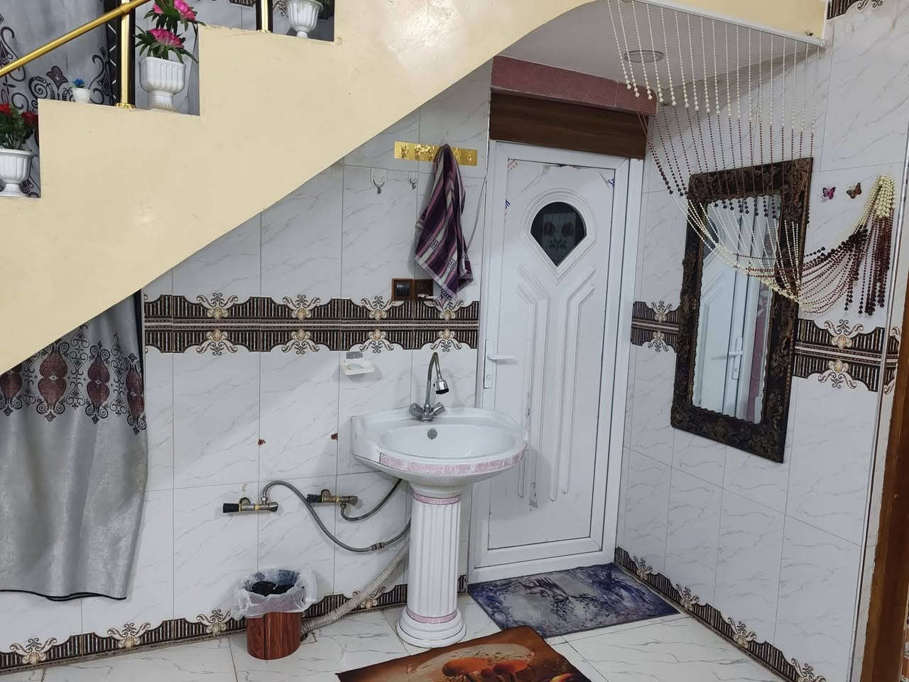 بيت للبيع المساحه  ١٨٠ متر      ابوغريب ابو منيصير غرفتين نوم + حمام خارجي وداخلي واستقبال ومطبخ  ***********
