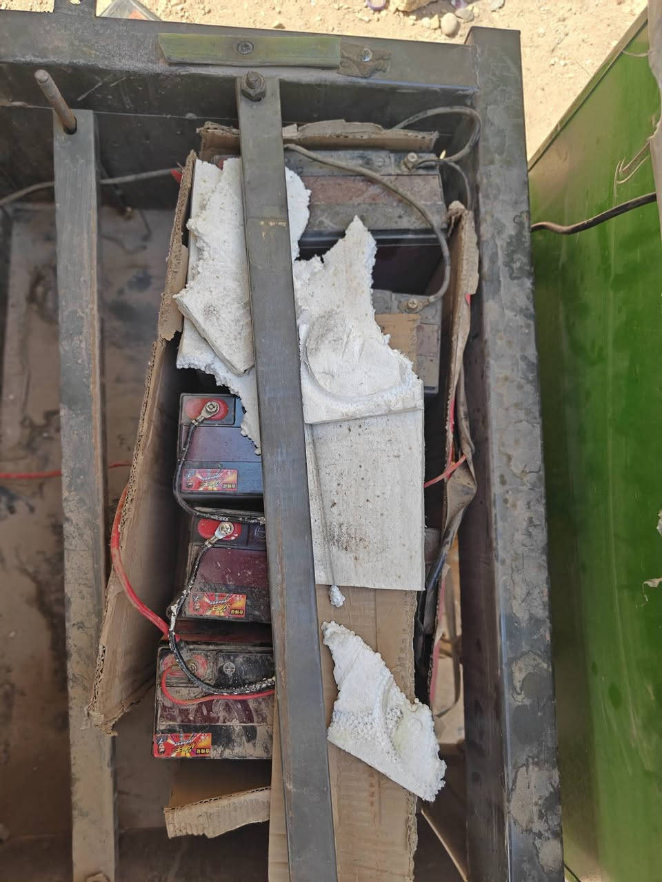 السلام عليكم شباب عندي ستوته شحن للبيع موديل 26 بطاريات جديده مبدل قبل شهر تقريباً الستوته نضيفة كلش بس بيها خلل بالكهربايات البك مالتها ما يشتغل وتعاجز اخذها للصدرية سعرها مليون و 200 وبيها مجال مكاني مدينة الصدر ***********
