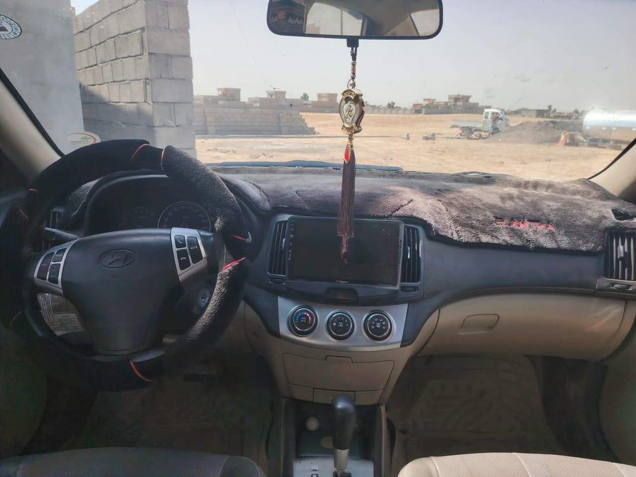النترة موديل ١٠ كير اتوماتيك سيارة بيها قطعتين صبخ بشرط بدون معجون بدون دواخل كير محرك بشرط تحويل وكاله بشرط سياره تبريد يحتاج غاز سعر ٩٥ بي مجال اي استفسار انتصل ع رقم *********** خاص
