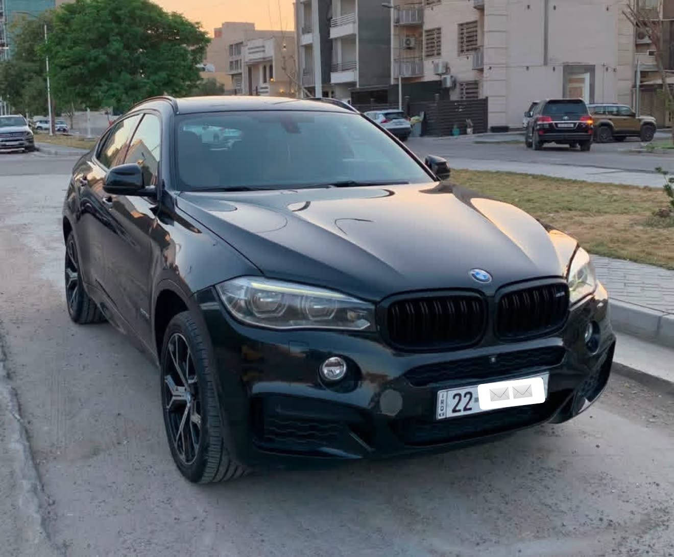 BMW. V8 M50  
2015 

وكاله العروش. مكفولة. من كلشي.  
ماشية 100 الف. 
رقم ارييل تحويل. ثاني يوم 
السيارة كلها كت ام.  
داخل. لونيين. 
السيارة. جديدة. كلش. 
بردات.   
بيبان شفط. 
فتحه. 
دخول. ذكي. 
3. شاشات. 
كشنات. تدفئة تبريد. 
داته شو. 
السيارة. هواية مواصفات بيها.   
بغداد اليرموك ***********
