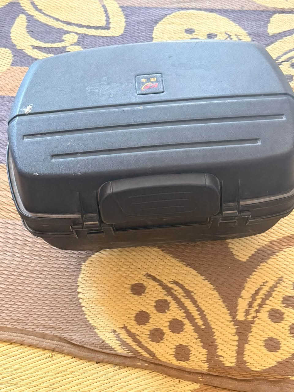 جنطه اصليه حجم كبير 
وچاملع مال دايوان جبلي ابيعهن سوه 
سعرهن 50 الف 
عنواني ديالى قريب الغالبيه 
***********
