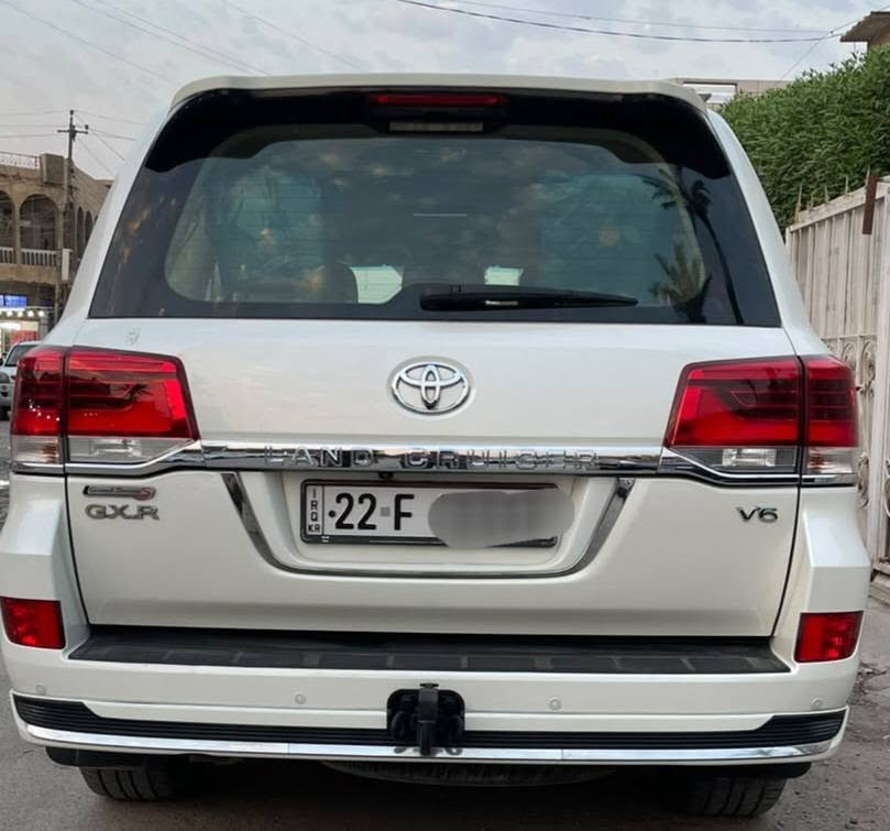 السلام عليكم....
تويوتا لاندكروز  موديل 2021شركات ٦سلندر رقم اربيل سنوية بأسمي هزة وفحص جديد بيها بارد الباب الخلفي 
موصفات 
٢ ايرباك 
جنطةكهرباء 
٤كامرات 
كمبريسر هواء 
سلايد روف 
السعر / 445 $ 
الإتصال/ ***********
