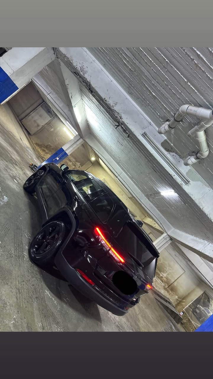 jeep grand cheroke 
2023
black top 
4 قطع سبوغ بدون ایرباگ بدون داخلی
4 پارچە بەبێ ژورێ بەبێ ایرباگ
یەک دینار موسرافی تێدا نییە 
هەموو قەلبی بەشەرت
*********** أربيل, العراق
