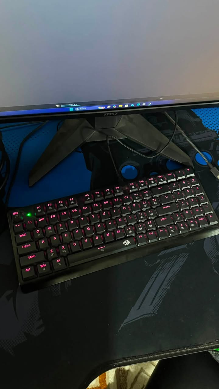 سيت اب كامل بدون شاشة
كيس ميز كرسي دريسكون يوبي اس جوستك ماوس كيبورد سماعه كلهم RGB + ماركة
مواصفات الكيس 
كارت شاشه rtx2060 12g
معالج انتل كوراي فايف جيل 12
رام 16gb ddr4
هارد ssd 1 تيرا
كل الذكرتهن كراتين موجوده ونضيفه وكلشي جديد استخدام قليل 
للبيع كلهم سعر مليون 200
بغداد اليرموك ***********
