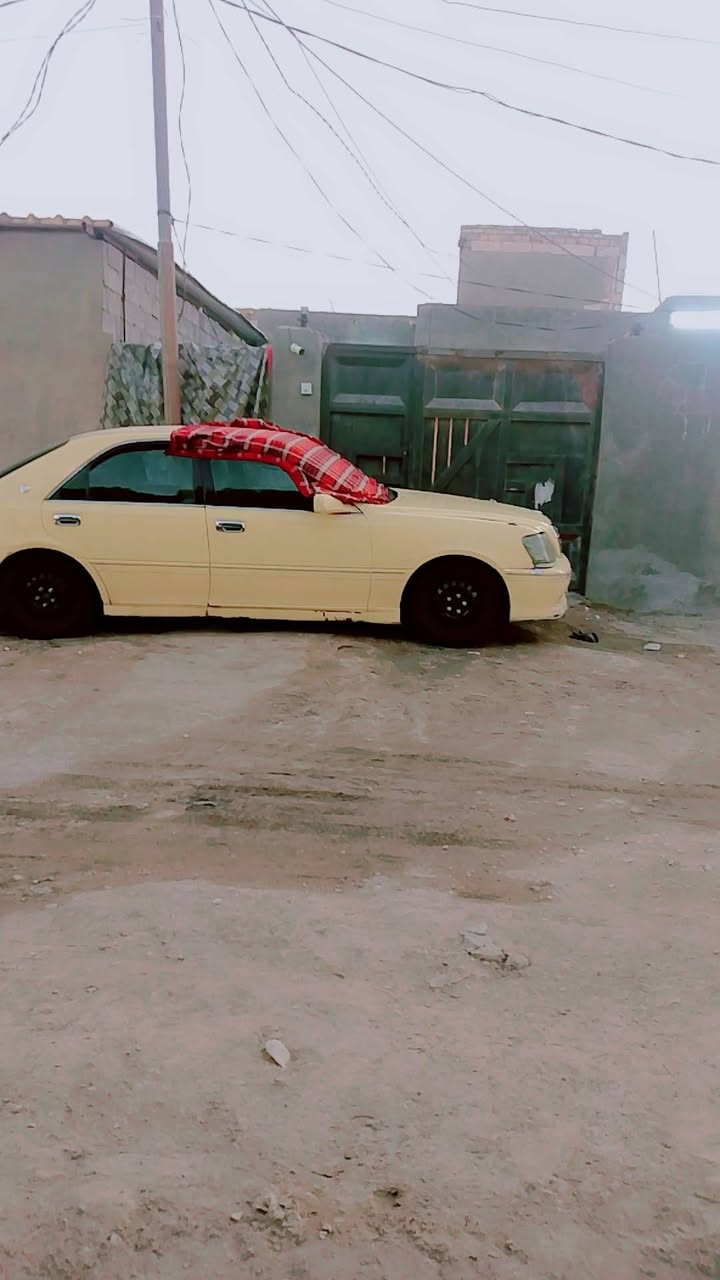 السلام عليكم بيت مساحه 150شارع المعمل قرب سيد حبيب جاي من جامع الخزاعل البيت يحتوي على غرفتين و صاله و استقبال ومطبخ وكراج ووجهه على ساحه السعر 20وبي مجال ***********
