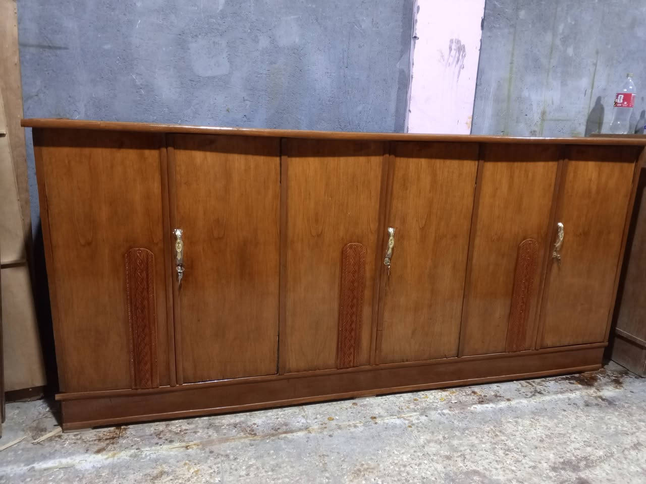 ميز نضد ابو السته طولة مترين ونص سعرة 125 عنواني رميثة ***********
