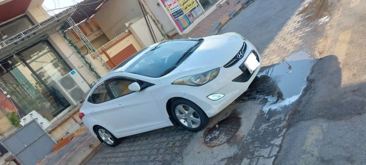 سلام عليكم النترا رقم اربيل موديل ٢٠١٤ بيه اربع قطع صبغ خليجيه سياره جاهزه مكينه وكير وحداديه وتبريد تخم تاير فتحه بل قماره مكينه ١٨٠٠ مكاني نجف بسم شركه السياره ***********
