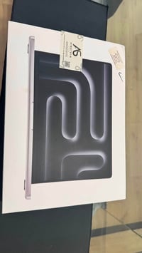 ماك بوك برو • M3 • ١٤بوصة