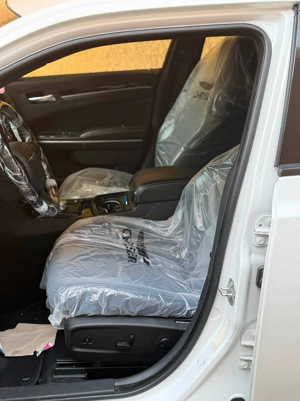 اوباما 2023 S300 فول مواصفات S خليجي هارلم
ماشيه 12 الف حقيقي شرط الفحص زيروووووو هارلم ب اسم شركه اقليم تايرات بلادي
رقم أربيل الجديد تحويل وكاله حاضر ب اسم شركه 
المواصفات :
* الواجهة الأمامية بجم عريض اسود. 
* پانوراما . 
* رادار مع مانع تصادم بلدعاميه . 
* نقطة عمياء . 
* حساسات امامية . 
* مصابيح امامية زنون مع LED . 
* ويل قياس 20 أنج . 
* حساسات خلفية . 
* شاشه كبيرة مع نظام ملاحة نفكيشن GPS .
* سستم صوت الپاين مع سماعات بريميوم .
* دمام صوت 
* داخل جلد  .  
* مقاعد أمامية كهربائية عدد 2 . 
* ذاكرة لحفظ وضعيات الجلوس (ميموري) . 
* مقاعد أمامية تبريد وتدفئة . 
* مقاعد خلفية تدفئة . 
* تشغيل عن بعد . 
* ستيرن كهربائي . 
* تدفئة ستيرن . 
* محدد سرعة . 
* تلفون بلوتوث . 
* كاميرا خلفية .
* مرايا متحسسة للاضاءة العالية 
* كير شفتر بالستيرن* دخول ذكي (بصمة)
 يشغل كار بلي الشاشه  
رادارات حساسات 
السياره مغلفه نانو امريكي اصلي

السياره وكاله هارلم كفاله عامه
*********** مكانها بصره

