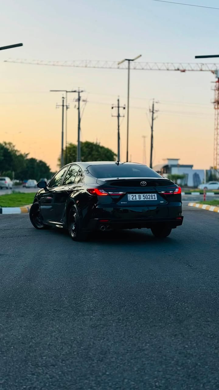 سعر مکتوب 🔥👌
.
Toyota Camry - 2025 
.
مواصفات SE .
.
سيارة ماشية ١٣ الف ميل 
.
مكينة ٤ سلندر و هايبرد ( طيارة 🔥)
.
کت سبورت ( غیر ویل موجود اذا تحب تغیرە) 
.
بصمە 
شغال 
رادار امامي و جانبي و خلفي 
کامرە 
شفتات گیر بالسکان 
مودات قیادە 
ئوتو هولد 
کشنات جلد کهرباء هيتر 
وايرليس جارج 

حادث: من امريكا بسبنيد صبغ و طلع صندوق و جاملغ كلير بدون حادث ،رقم الشاصي ؛
4T1DAACK2SU040718
.
سيارة گير و محرك و كهربائية بشرط و مرقمة و جاهز تحويل ثاني يوم .
.
مكان السيارة كلار
.
سعر- 205 ورقە 
.
 - ***********
