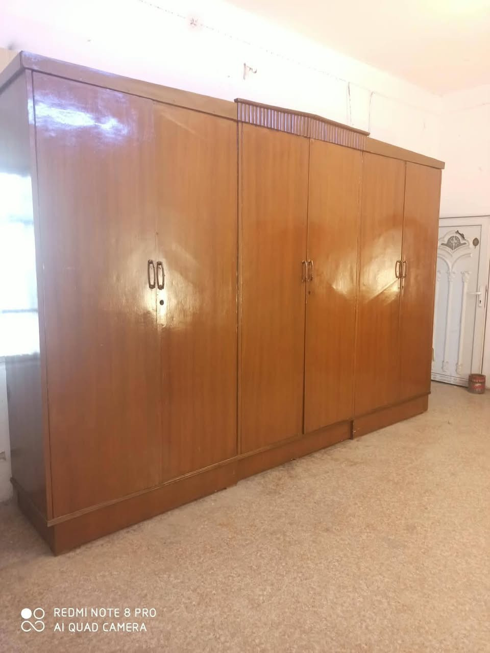 السلام عليكم للبيع غرفة صاج عراقي حطاطة نضيفة المكان هبهب الشراي يتصل *********** واكو توصيل بكروة

نص مكتوب في الصور:
- REDMI NOTE 8 PRO AI QUAD CAMERA