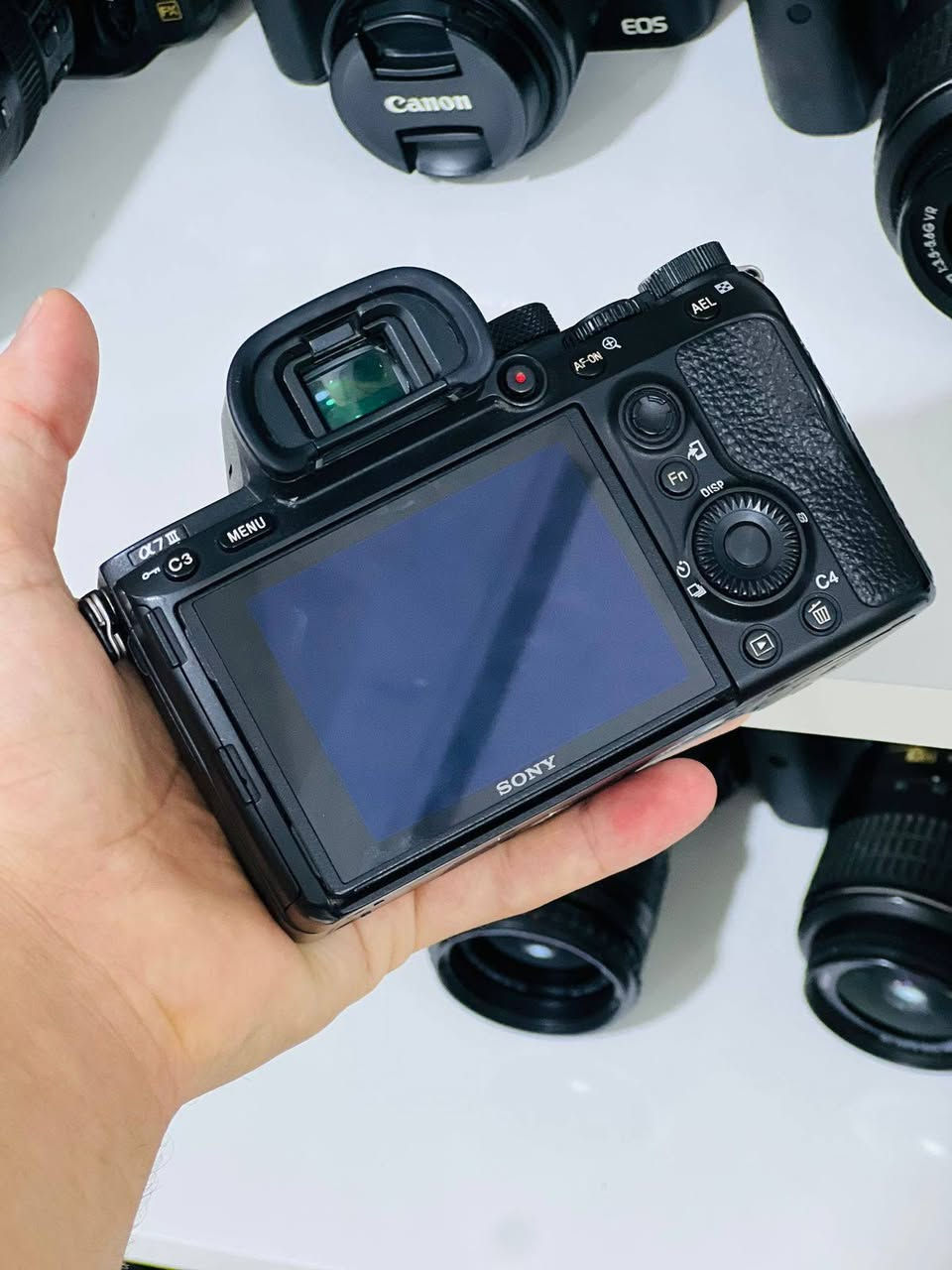 📸 Sony A7 III للبيع
✨ نظافة ممتازة جداً
✅ لم تدخل صيانة
✅ بدون أي مشكلة
✅ على الفحص
🎒 مع كامل الملحقات الأساسية

💰 السعر: 1,300,000 دينار عراقي

🚚 التوصيل مجاني

📞 للحجز والاستفسار:
***********

🔥 كاميرا نظيفة وجاهزة للاستخدام مباشرة.
