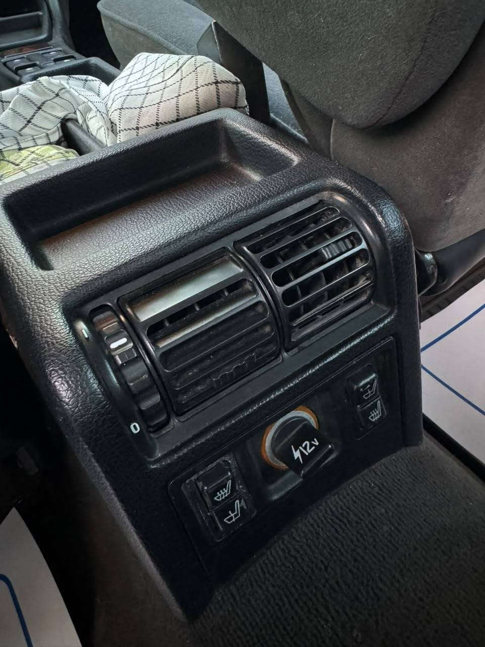 Bmw 740i v8 1992 
بيع فقط ***********
السعر 80$ بيها مجال 
العنوان بغداد الجادرية 
غبر متواجد خاص
