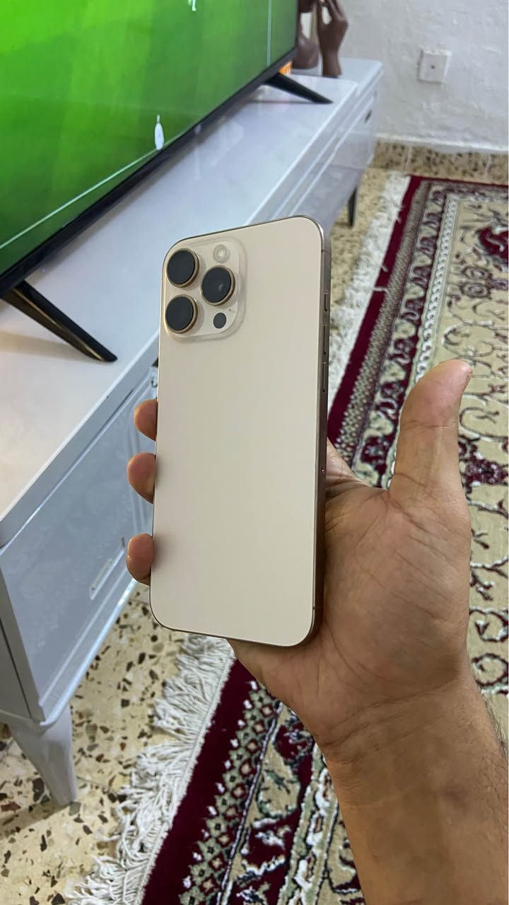 آيفون ١٦ برو ماكس • نظيف ١٠٠% • بطارية ٩٠%