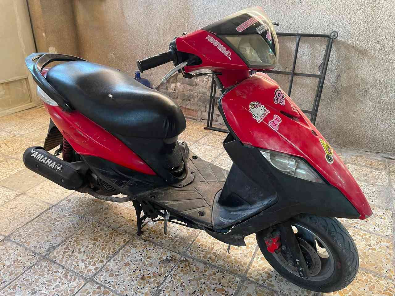 سلام عليكم دراجه ماكس ثعلب 140لبييع دراجه بيها حادث نكلب بيها  اخوي واريد ابيعها دراجه تشتغل مابيها شيء الباتري تعبان  بيها نقص قبق مال هندر تفلش والكفر بالصور هم كلشي يشتغل بالدراجه لايت كهرباء وينردلها كلج امامي السعر 300وبيها مجال مكاني الشماعية واتساب ***********
