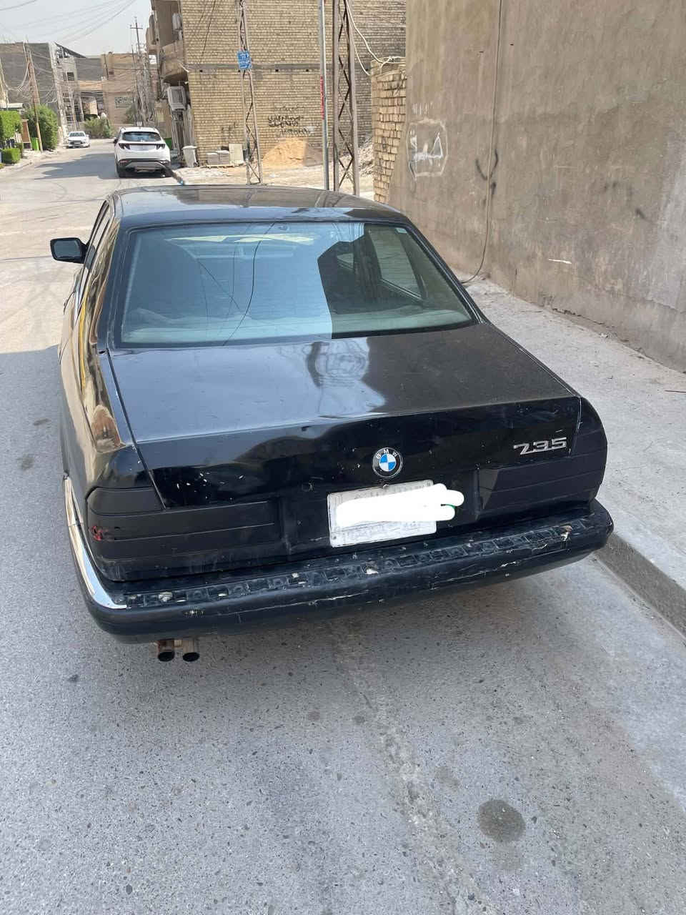 السلام عليكم 735
موديل 1991
رقم بغداد 
محرك كير جدد
بدون اي ضربه
منضومة تبريد كامله فقط منقص غاز 
رقمي ***********

