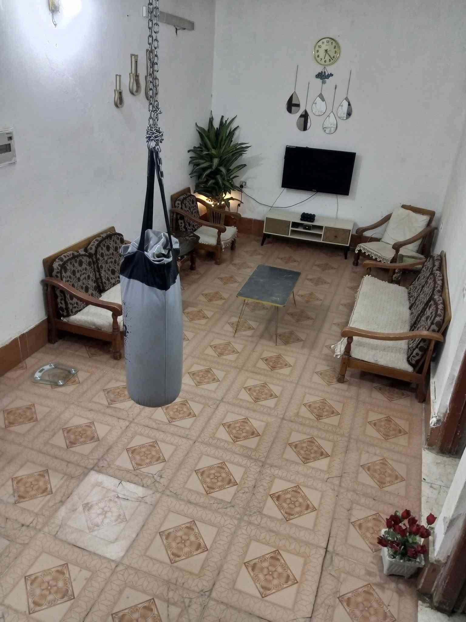 اسلام عليكم بيت للبيع المساحه 306 الكرغوليه صاير بلوسط قريب عله مدرست المسار وقريب عله جامع الامام علي مستعجل عله بيعته مبني نص كراج واتساب ***********
