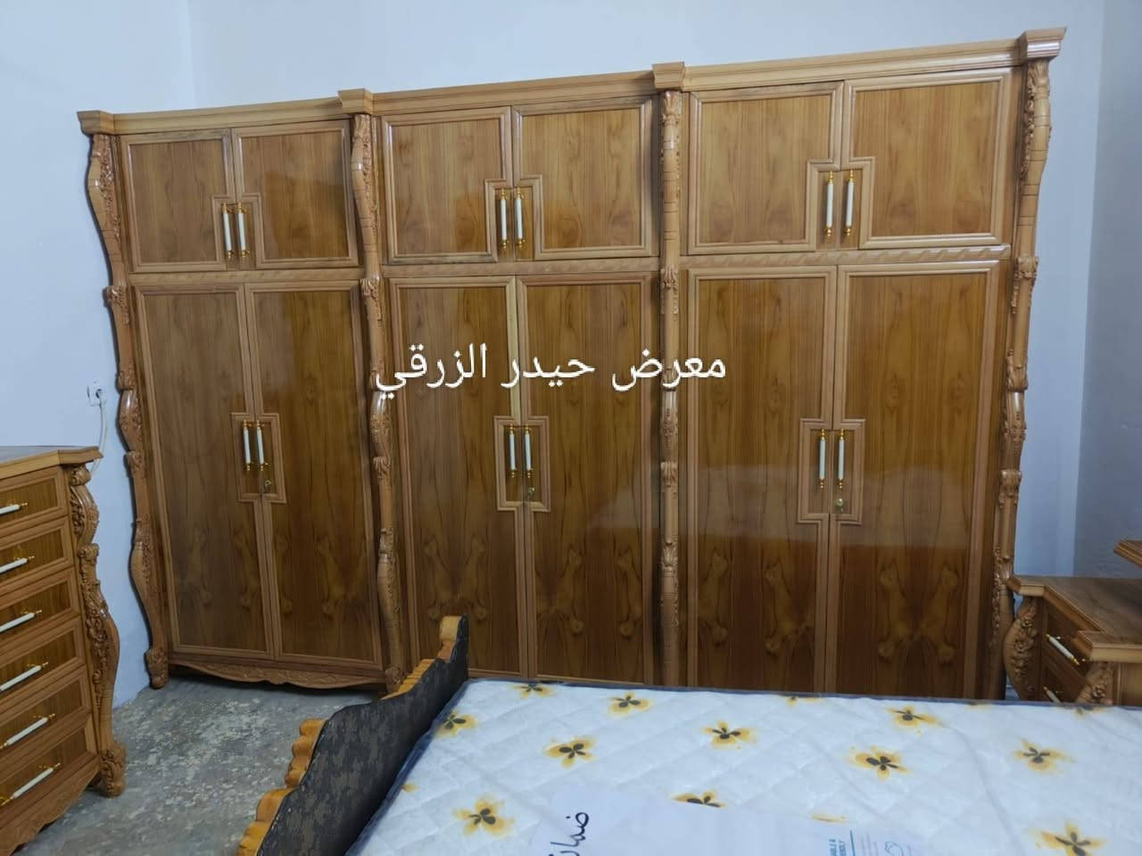 غرف نوم نقد و بالتقسيط على 12و18 شهر بدون مقدمة
خدمة استبدال الغرفة القديمة بغرفة جديدة مع الاتفاق على الفرق
العنوان الموصل الأيمن الصناعة القديمة اليابسات 
لمزيد من المعلومات التواصل على الرقم
*********** يوجد واتساب
المشمولين بالتقسيط جميع الموظفين والمتقاعدين وابطال الدفاع والداخلية

نص مكتوب في الصور:
- معرض حيدر الزرقي