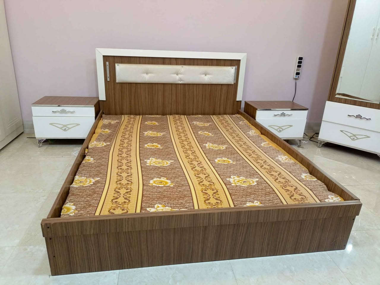 غرفة نوم 6قطع نضافه فوول سعرها فقط 350 عنوان كركوك الشراي يخابر 
*********** كركوك, العراق
