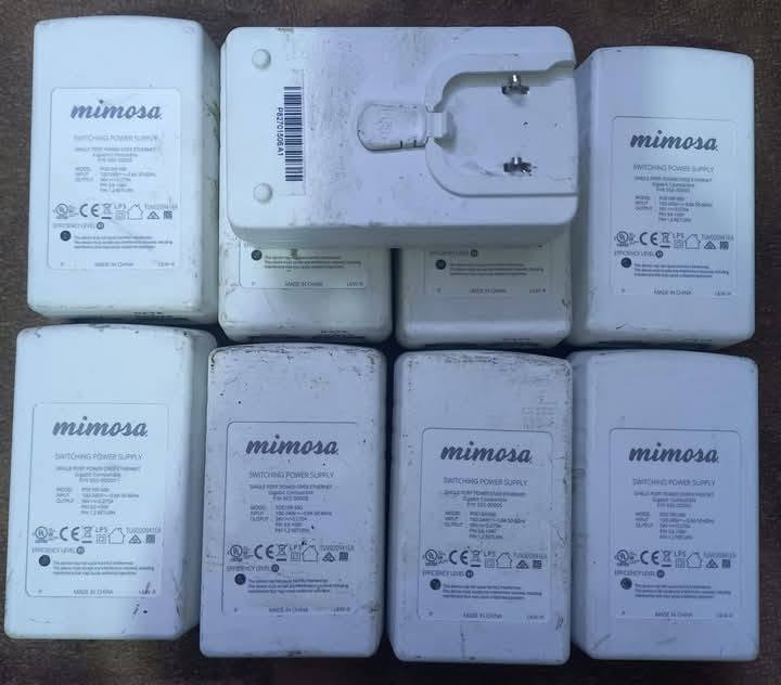 حل احترافي للاتصالات اللاسلكية الخارجية بتردد 6GHz
✔️ يعمل كنقطة وصول (AP) أو باك-بون أو CPE
✔️ منفذين RP-SMA لتوصيل هوائيات خارجية
✔️ منفذ توسعة MiniPCI-e
✔️ منفذ شبكة Gigabit Ethernet
✔️ يعمل بتقنية PoE
✔️ مقاوم للعوامل الجوية بمعيار IP54
✔️ مصمم للاستخدامات الخارجية والربط بعيد المدى

ملاحظة سعر جملة الجملة مع الضمان 

📌 ملاحظة: هذا الموديل جديد  بالكارتون  
 متوفر 912-تردد -6-  جديد بالكارتون سعر جملة الجملة  
MikroTik BaseBox- متوفر912-تردد 5
56v Mمتوفر ميموسيا مستخدم حرف 
متوفر محولات ميموسياالاصليةv56
متوفر sma وناعم خشن 

‏‎متوفر توصيل الى بغداد وجميع المحافظات 🚙🚗 
للاستفسار على الاسعار التواصل على لارقام      

‏‎‏‎📞 وتساب *********** 
‏‎‏‎📞اتصال فقط *********** 
للاستفسار على الاسعار التواصل على الواتساب

📲 رابط التواصل على واتساب مباشر
‏https://wa.me/9647711185615
‏اتصال فقط ***********

‏‎

نص مكتوب في الصور:
- MikroTik BaseBox 6 Wireless integrated AP/Backbone/CPE 6GHz 802.11a/n Wireless Standards 1 Ethernet Port 246 x 135 x 50 mm Dimensions Upper View