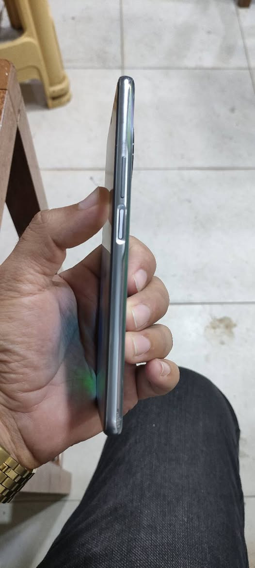 📱 HONOR X9 بۆ فرۆشتن
​مۆبایلێکی زۆر پاک و بێعەیب، گونجاو بۆ بەکارهێنانی ڕۆژانە و یاری!
​مۆدێل: Honor X9
​بیرگە (مەلاگە): 128 گیگابایت
​ڕام: 8 + 2 گیگابایت (زۆر خێرا لە کارکردن)
​لەمس: زۆر خێرا و سووک
​سیمکارت: کراوەیە و هەموو سیمکارتێک دەخوێنێتەوە
​باتری و شەحن: شەحن هێشتنەوەی زۆر بەهێز و بێ کێشەیە
​⚠️ تێبینی: کامێرای دواوەی تۆزێک تەڵخە (تەنها تۆز و خۆڵی چووەتە سەر، بە پاککردنەوە ڕاست دەبێتەوە)؛ بێجگە لەوە مۆبایلەکە بە تەواوی بێعەیب و خاوێنە.
​شوێن: سلێمانی
​نرخ: 130 هەزار دینار (مەجالێکی کەمی تێدایە)
​📩 بۆ داواکردن یان زانیاری زیاتر، تکایە نامە بنێرن
یان لە واتسئەپ نامە بنێرن 
*********** السليمانية, العراق
