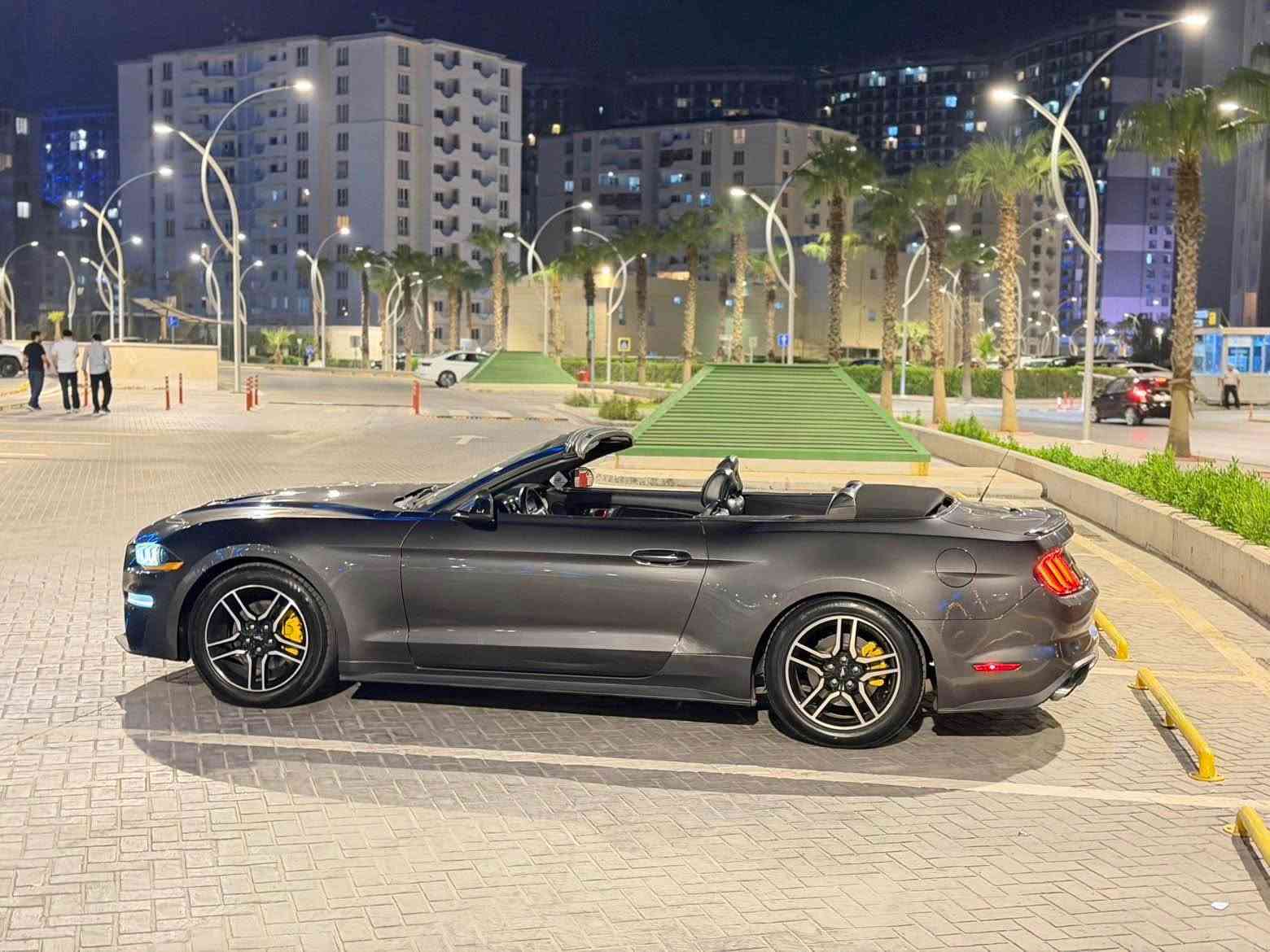 سلام عليكم اخوان عندي فورد موستانج للبيع و مراوس
موديل ٢٠١٩ فول مواصفات بريميوم واحد ع واحد 
بيها ٣ قطع بدون دواخل بدون ارباگ سيارة جديد
گير محرك كل بشرط محرك مامفتوح صدر عداديه ١٠٠/١٠٠
رقم سنوي هزة كل جديد بسمي لل ٣٠
سحر ١١٨$ بيها مجال قليل💵
مكان 🚗 اربيل 
*********** واتساب 📞 أربيل, العراق

