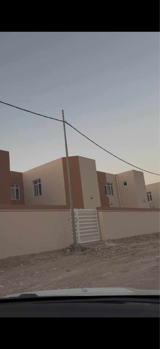 دار ٢٢٠ م طابقين طابوق بقرية السلام بالمناذره البيت يحتوي
٤ غرف نوم
٢ صاله
٤ مجاميع صحيات
استقبال 
مطبخ
كراج وحديقه 
البيت بناء نظام حديث والسيراميك درجه اولى 
يتم الدفع بنظام مقدمه بسيطه والباقي اقصاد يتم تسليم البيت خلال ١٠ أشهر اواقل 
للاستفسار *********** النجف, العراق

