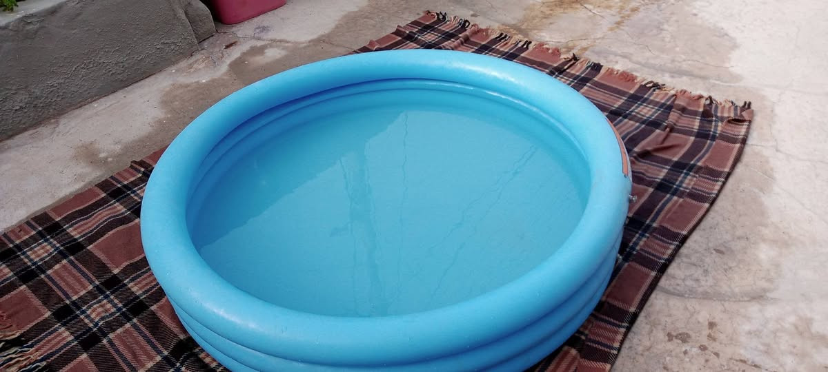 مسبح اصلي للبيع
عندي هذا المسبح اريد ابيعو تگدر حتى تسويه كـتانكي للماي تخزن بيه الماء الطول متر مدور يفيدك اذا عندك اطفال ومناسب لكل الاعمار 
السعر / 20 الف 
العنوان / حمدانيه قرب مغارة مريم العذراء
للأستفسار / ***********
