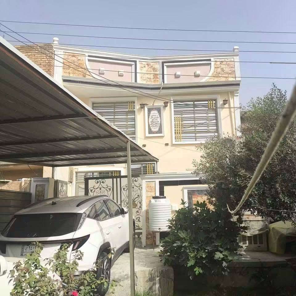 السلام عليكم بيت للبيع طابو مساحه ١٠٥ متر واجه٧ ونص  ونزال ١٤ يتكون من ٤ غرف نوم واستقبال ومطبخ وصاله وصحيات عدد٢ وتواليت خارجيه للاستفسار الاتصال على الرقم ***********العنوان الزعفرانيه  حي الامانه
