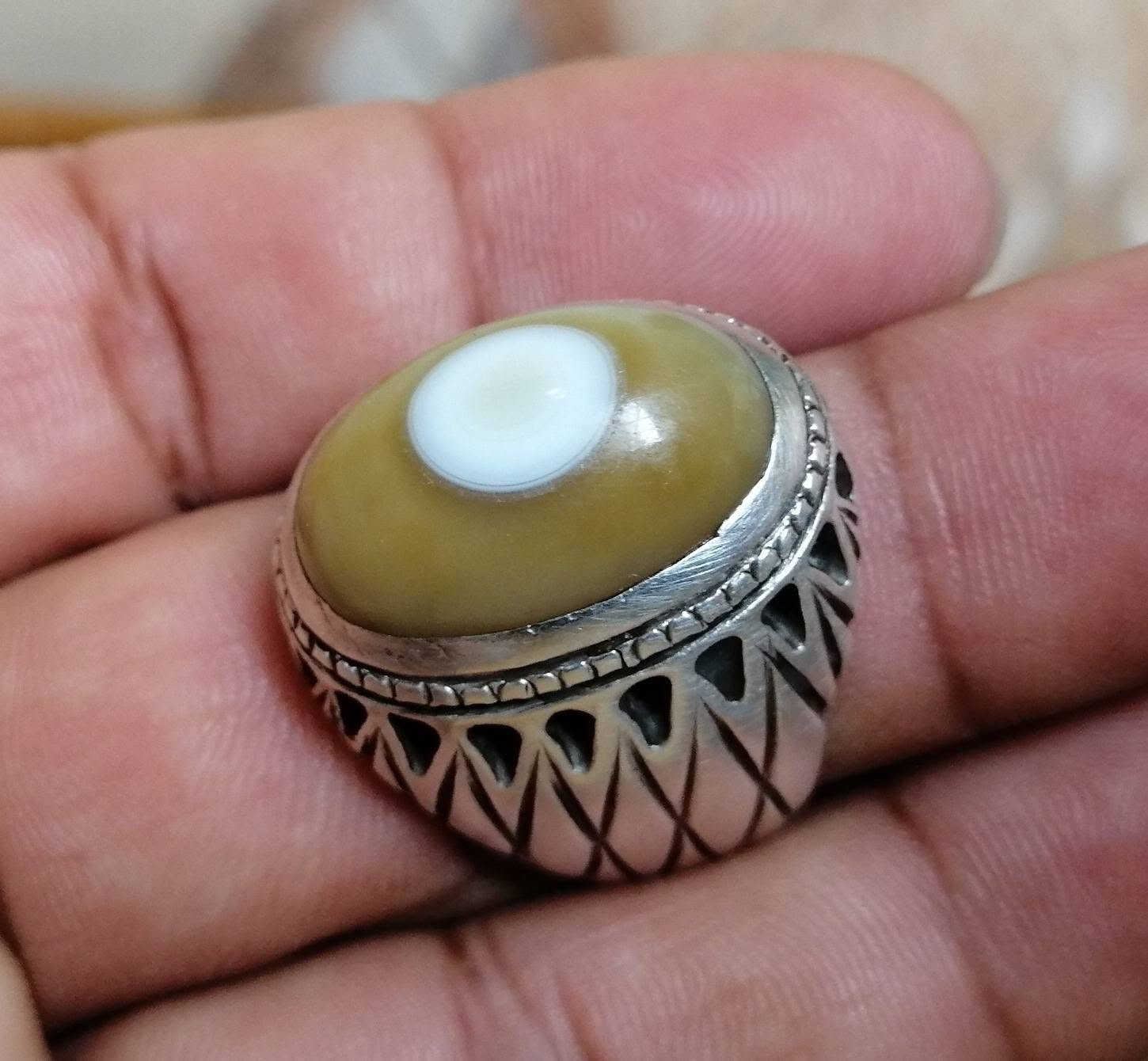 دومآ مميزون في نشرنا الباقون على عهدنا بأن ننشر لكم النوادر من الأحجار النفيسه التي يبحث الهوات عنها نقدم لكم جوهره من السليماني القديم المختلف ذات صياغه قديمه في غايه الروعه للبيع على الخاص اوالاتصال على الرقم التالي ***********

