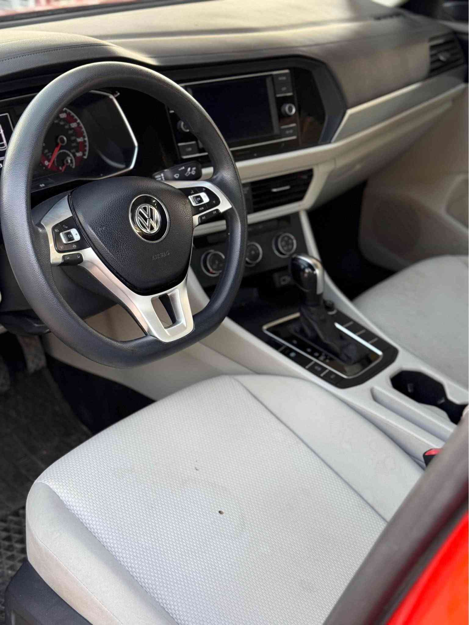 🚘 JETTA 2019 S

✨ پشت و پێش کەپس
🎨 بەبێ صبوغی 
🛡️ بەبێ ئێرباگ
⚙️ گێر و مەکینە بە شەرت
📡 رادار + بەردی گۆز بيلادي 
🛞 ٤ تایەی نوێ له بنه 
⛽ بێ مەسروف
📍 تەنها ٦٩,٠٠٠ مایل ڕۆشتووە
🤝 مالی دؤسته 
📄 بە ناوکردن و تەحویل بە شەرت
📍 شوێن: هەولێر – محرز دوست 

📞 مۆبایل: *********** أربيل, العراق
