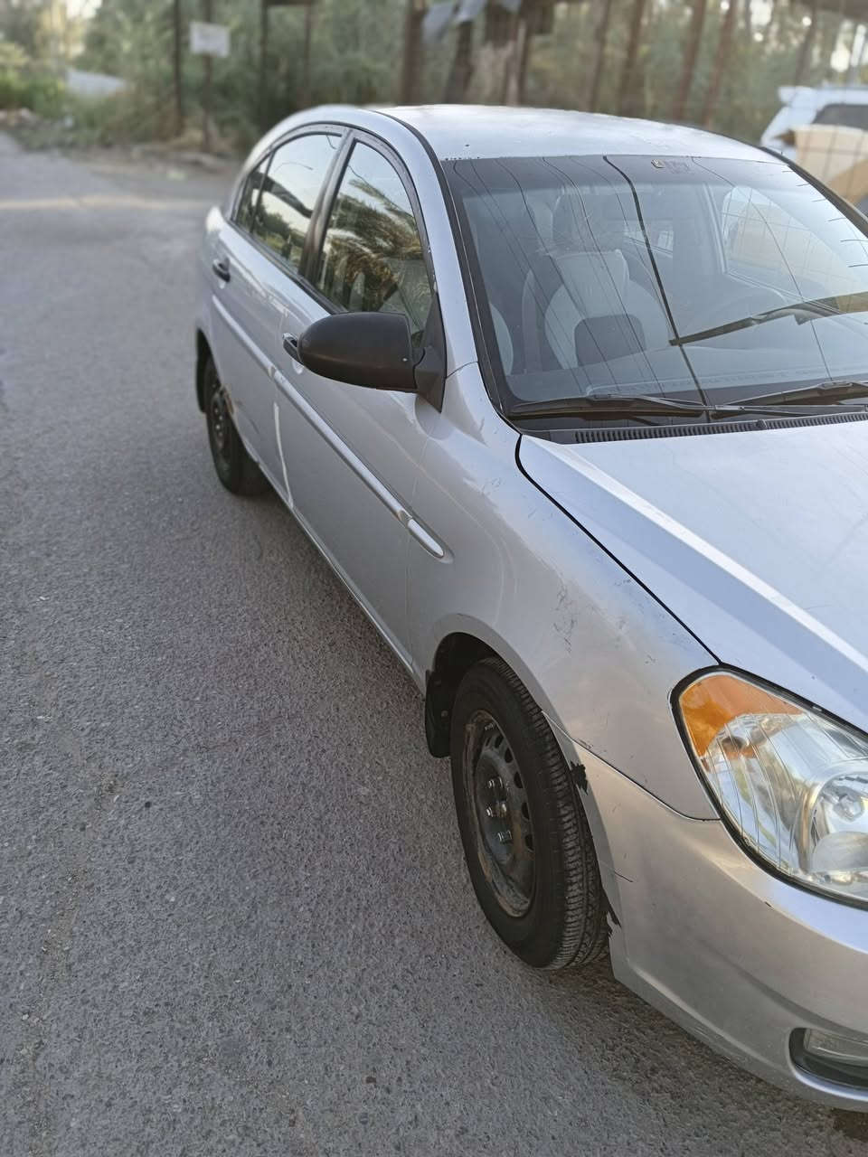 السلام عليكم 
اكسنت موديل 2009
مكان السياره بغداد 
رقم ديالى جديد مشروع وطني 
سنويه جديده 
بسمي تحويل ثاني يوم 
تخم تاير جديد 
السياره خير من الله 
تبريد ثلج + كير + محرك + شواصي + لغد + مكفولات 
حادث بيهاا قطعتين الجاملغ مبدل 
والجاملغ الخلفي معمر بدون دواخل 
السعر 68 وبيهاا مجال 
ه‍/***********
